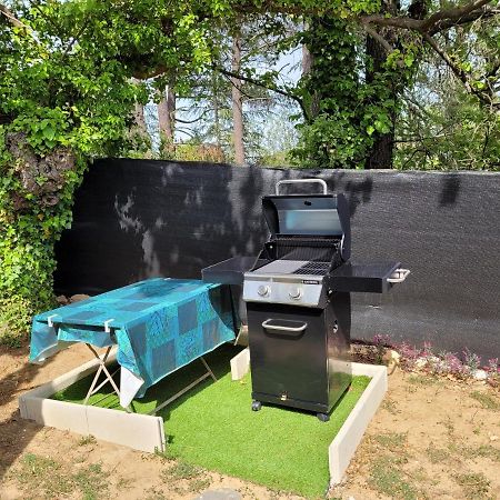 Appartement Tout Equipe En Rez-De-Jardin Entre Gard Et Ardeche Saint-Julien-de-Peyrolas Dış mekan fotoğraf