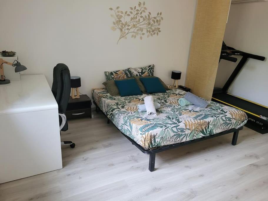 Appartement Tout Equipe En Rez-De-Jardin Entre Gard Et Ardeche Saint-Julien-de-Peyrolas Dış mekan fotoğraf