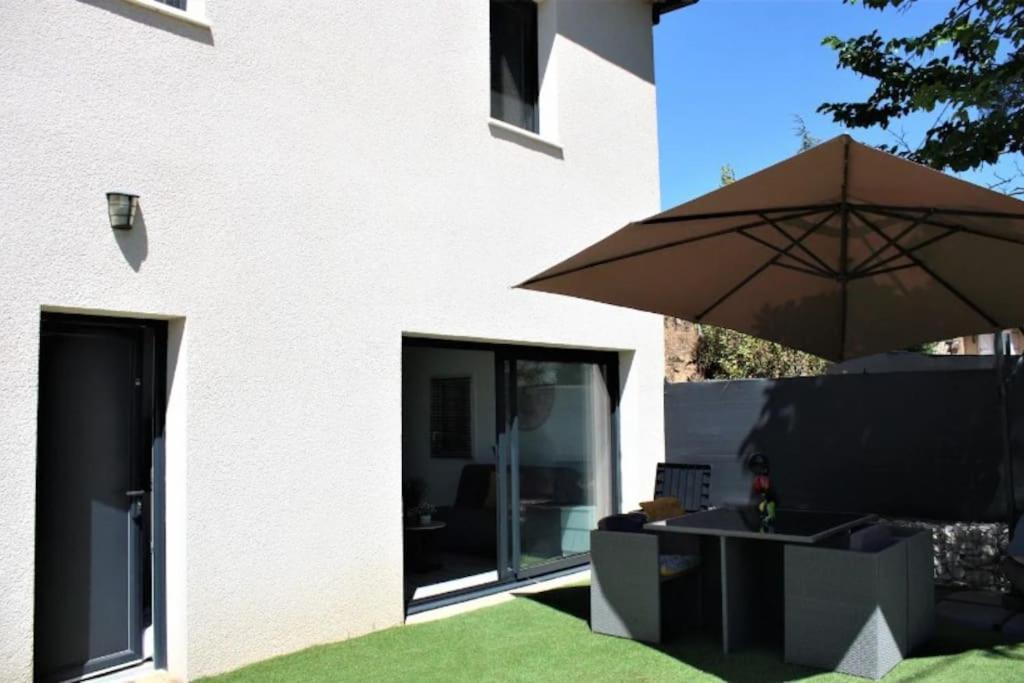 Appartement Tout Equipe En Rez-De-Jardin Entre Gard Et Ardeche Saint-Julien-de-Peyrolas Dış mekan fotoğraf