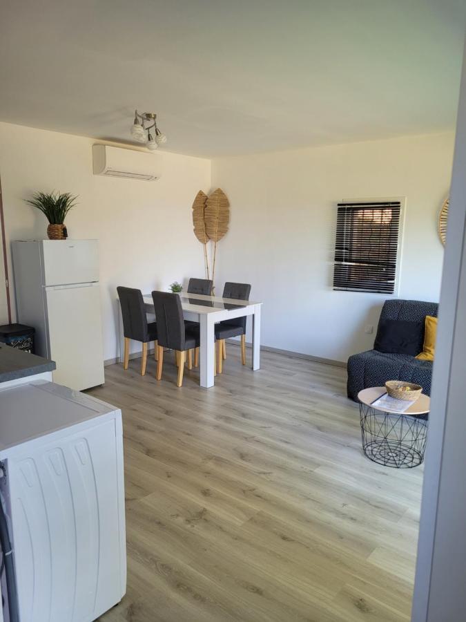 Appartement Tout Equipe En Rez-De-Jardin Entre Gard Et Ardeche Saint-Julien-de-Peyrolas Dış mekan fotoğraf